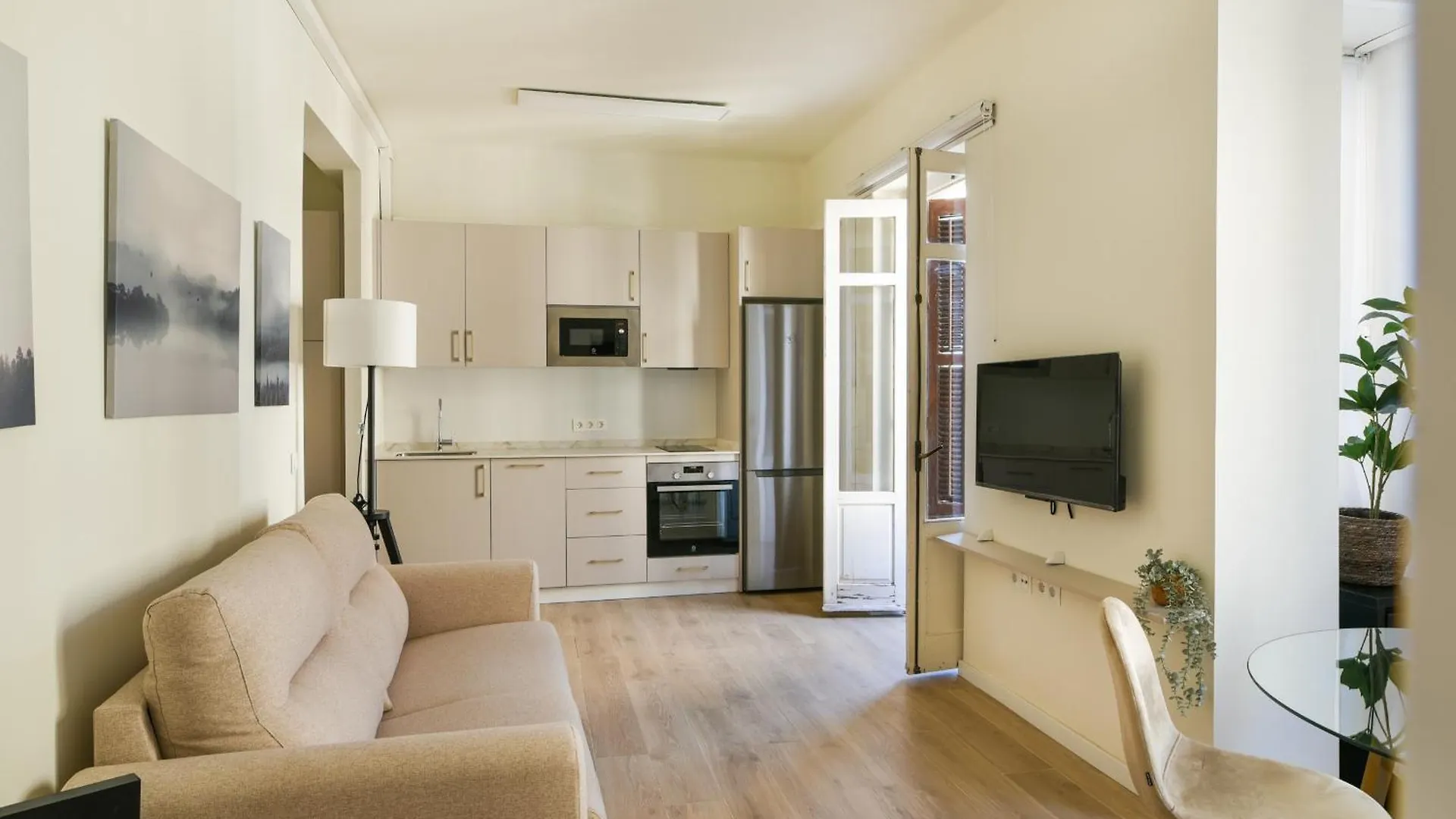Victoria Apartment City Center location